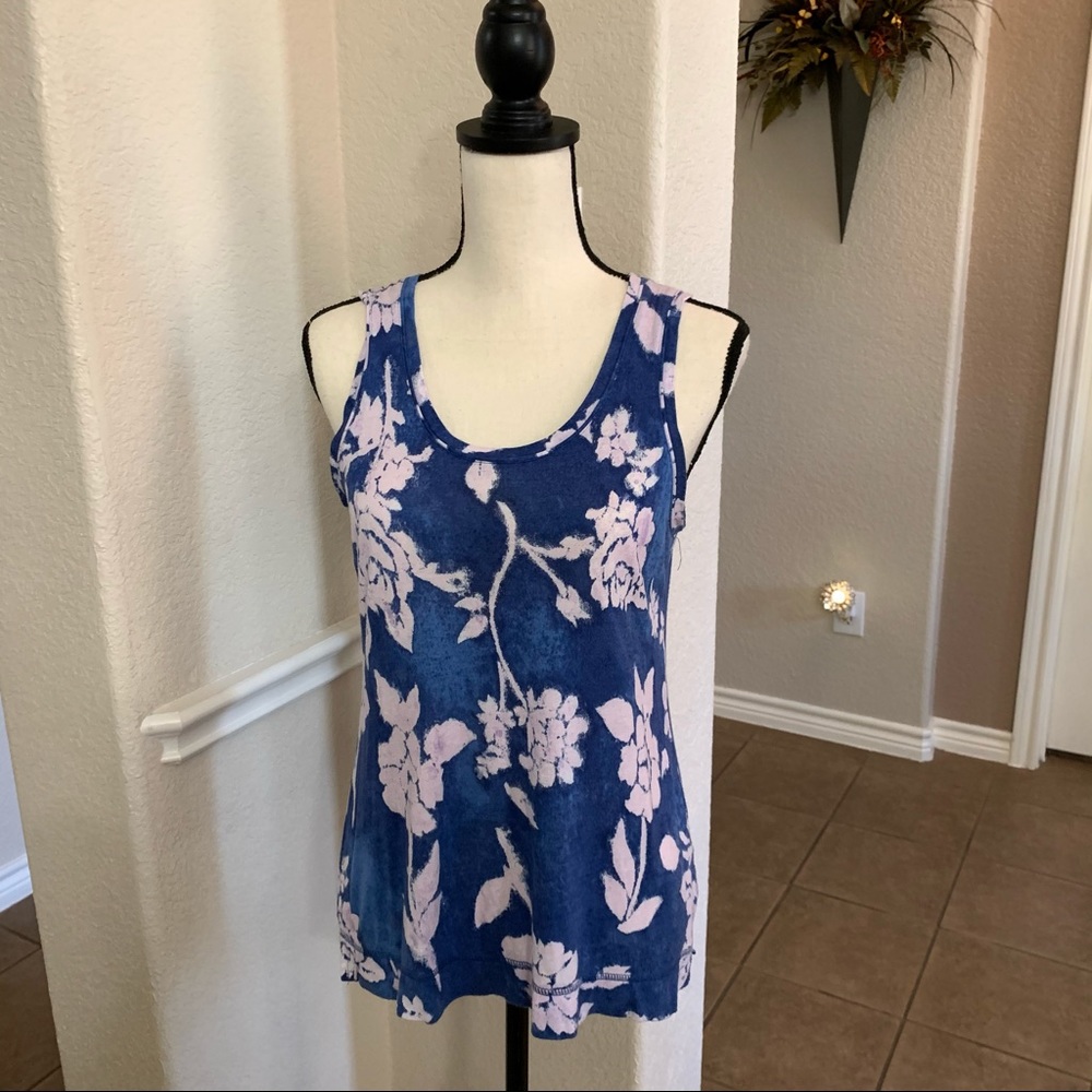 Simply Vera Vera Wang blue and purple floral tank top Size S